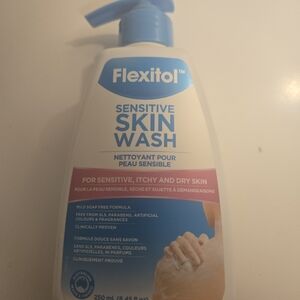 B8. Flexitol Skin Wash for Sensitive Itchy & Dry Skin No Parabens 1PK x 250ml